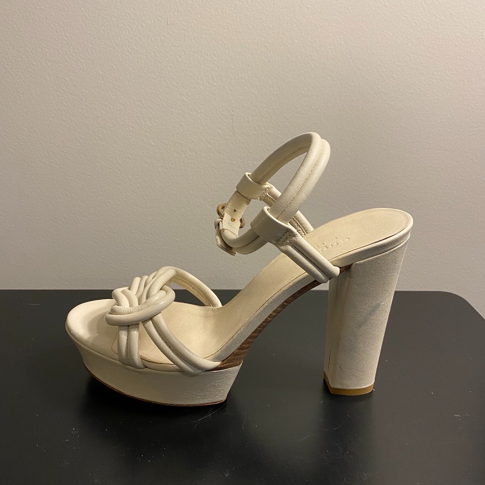 GUCCI KNOTTED LEATHER PLATFORM SANDALS